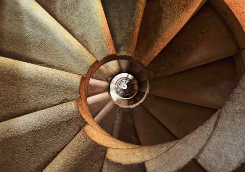 staircase-600468_640